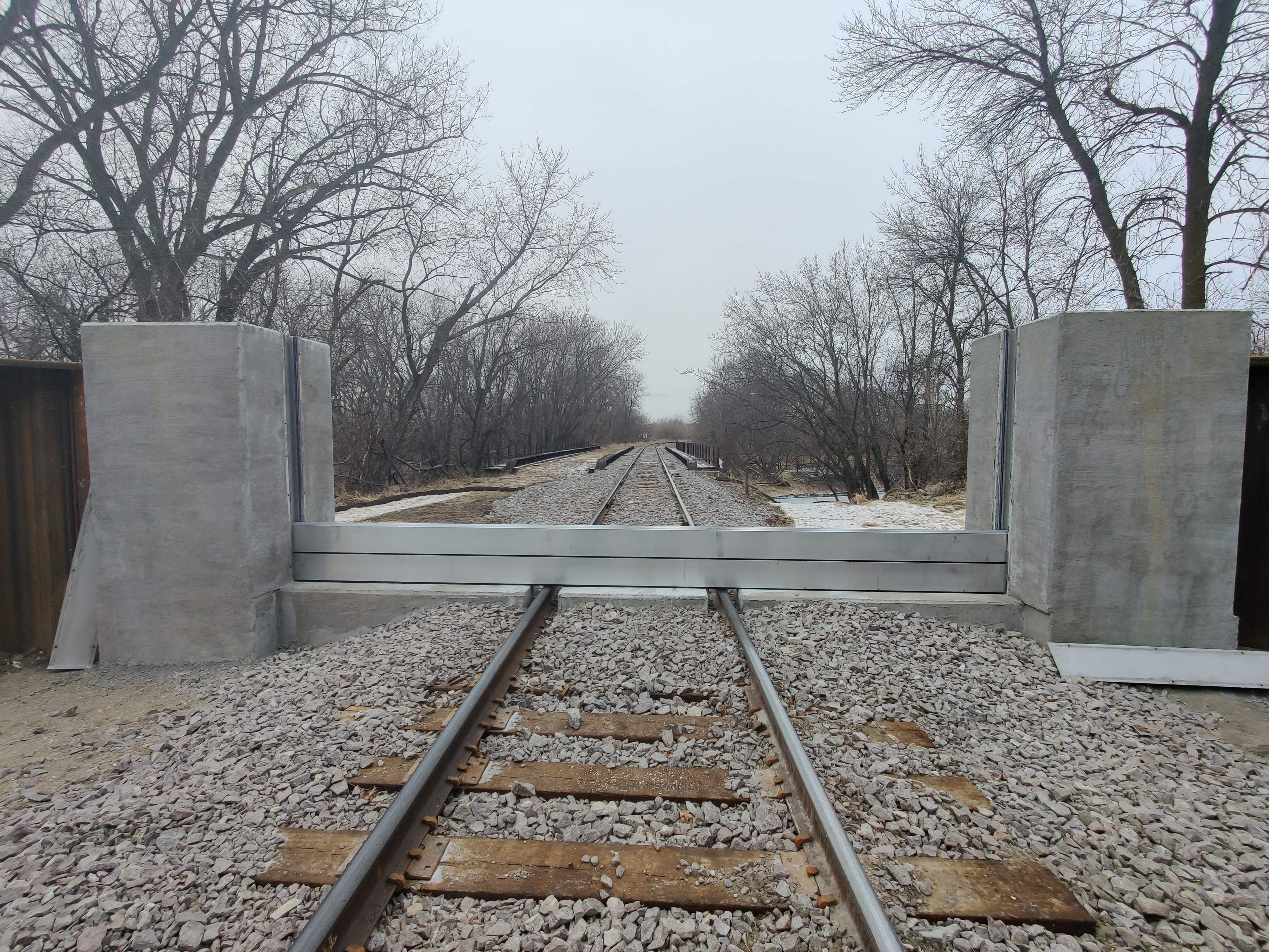 Stop log system railroad minnesota